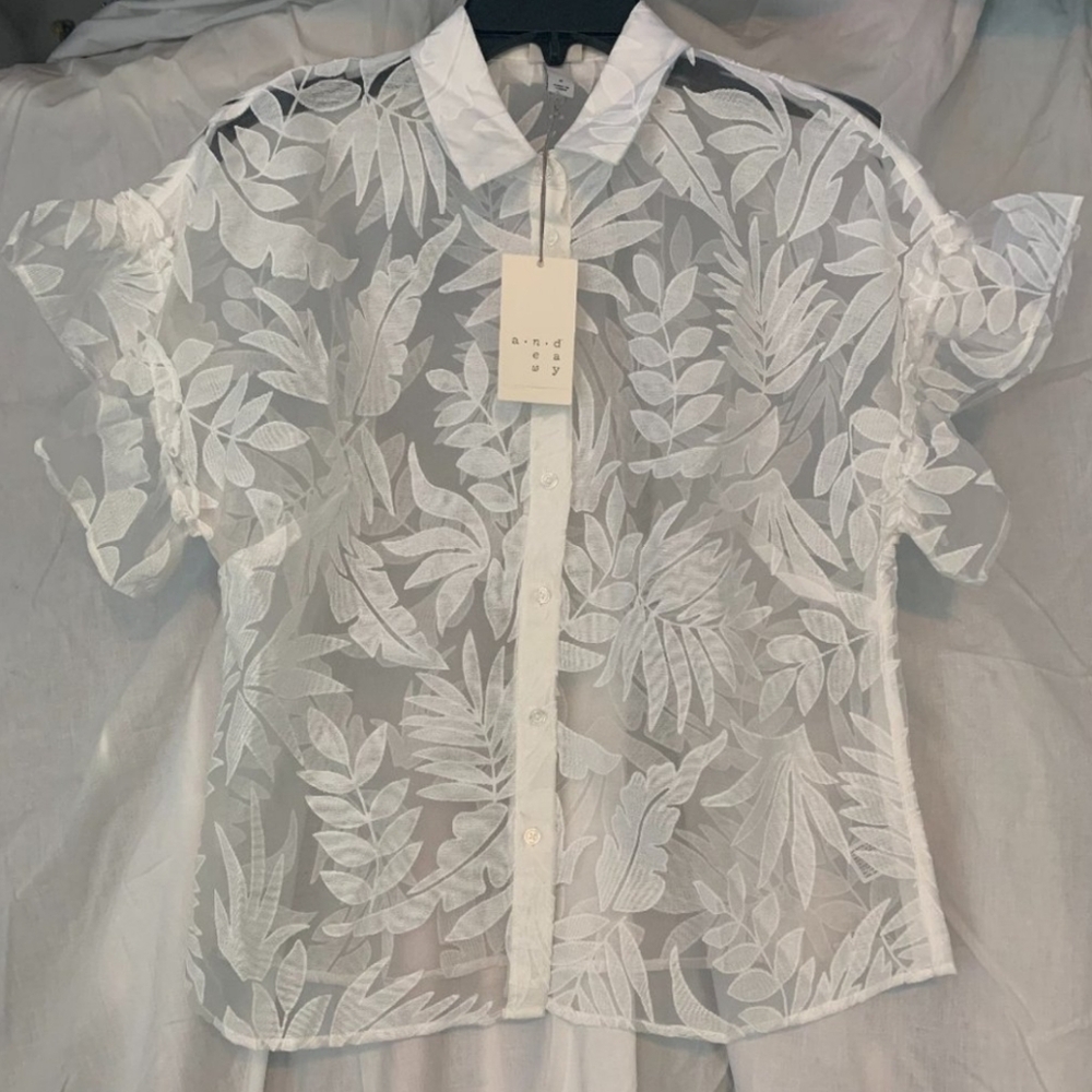A NEW DAY Sheer White Boho Button Front Top With A Bold Tropical Pattern NWT - Picture 3 of 9